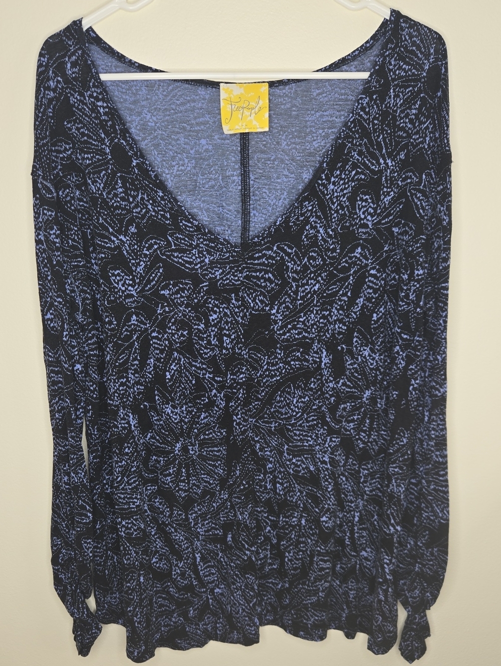 Free People Black & Blue Combo Loose Fit Crop Back Printed Sahara Top Size M
